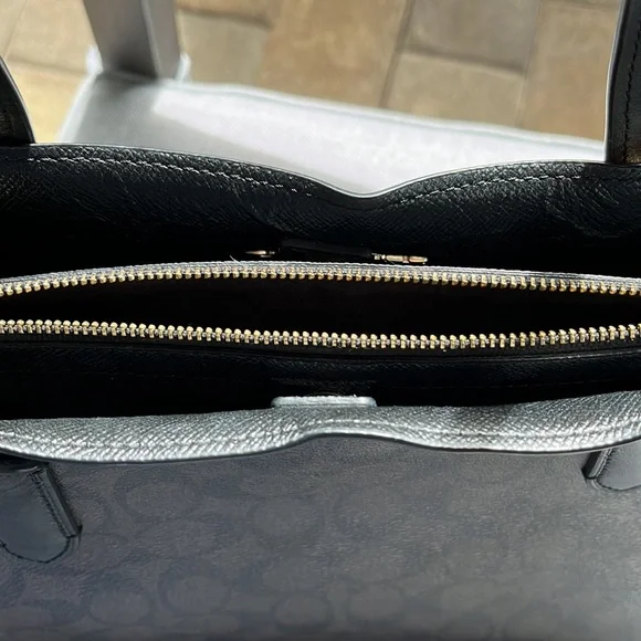 COACH EUC Gallery Tote in Signature Canvas - Cocoa brown & black - Picture 4 of 6